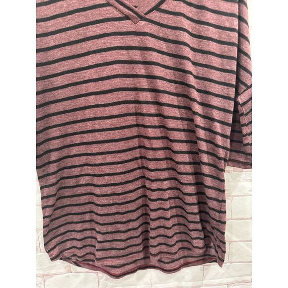 Stateside cold shoulder top size small - Picture 2 of 7